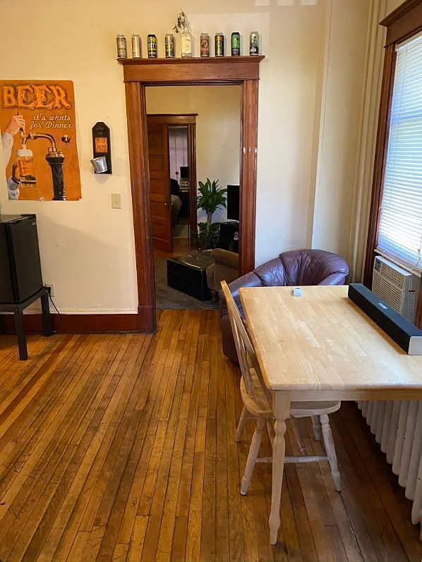 3 bed, 680 sqft, $3,240 — Photo 3