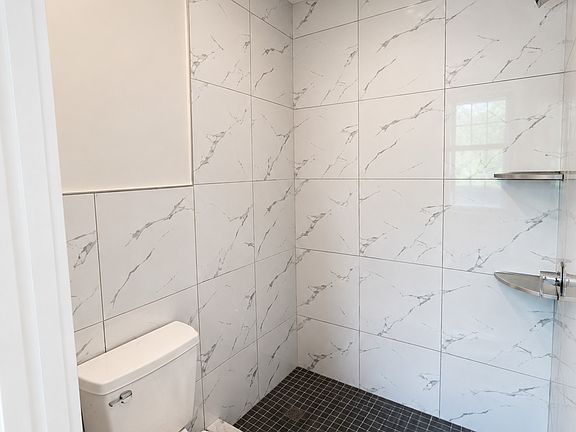 4th image of 3411 Baring St #4