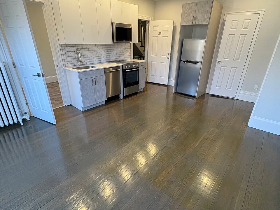 227 Newbury St #3R