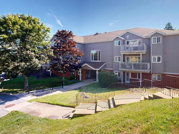 118 Farnham Gate Rd #204, Halifax, NS B3M 4A1