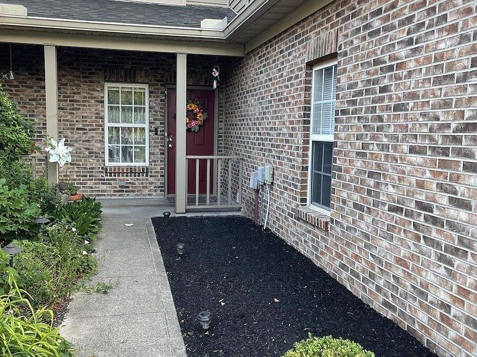 1st image of 4698 Courtyard Dr