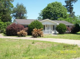 805 Meadow Dr, Atmore, AL 36502