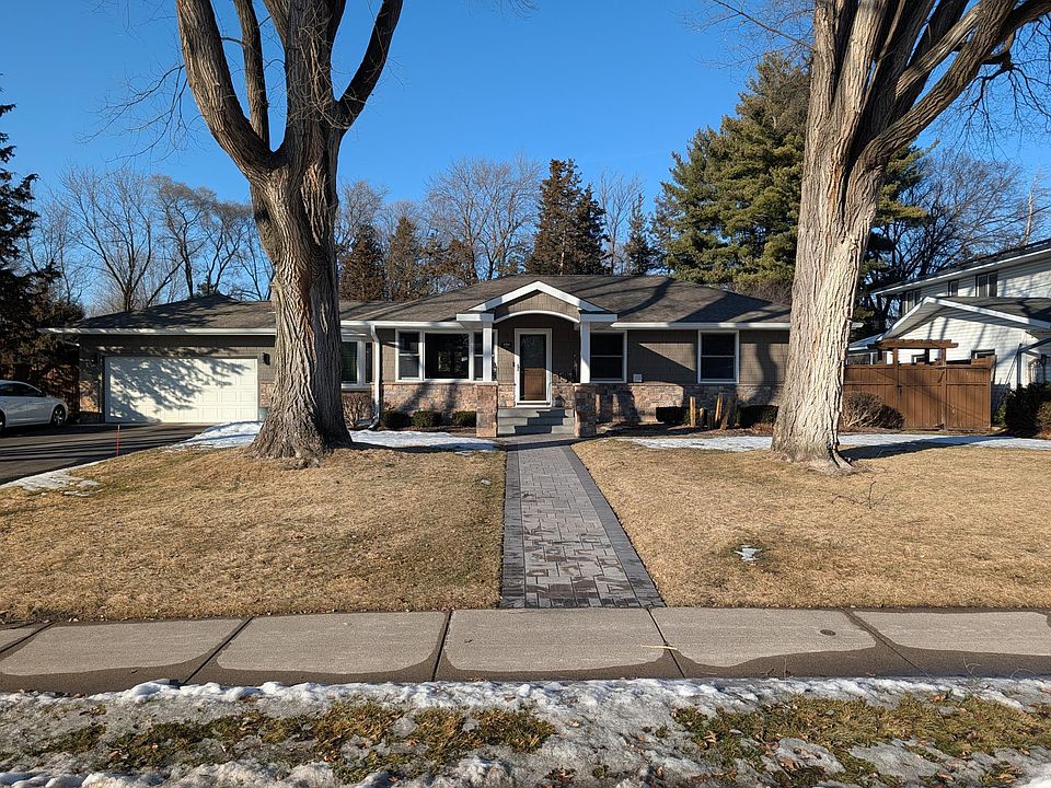 2nd image of 1314 E 98th St