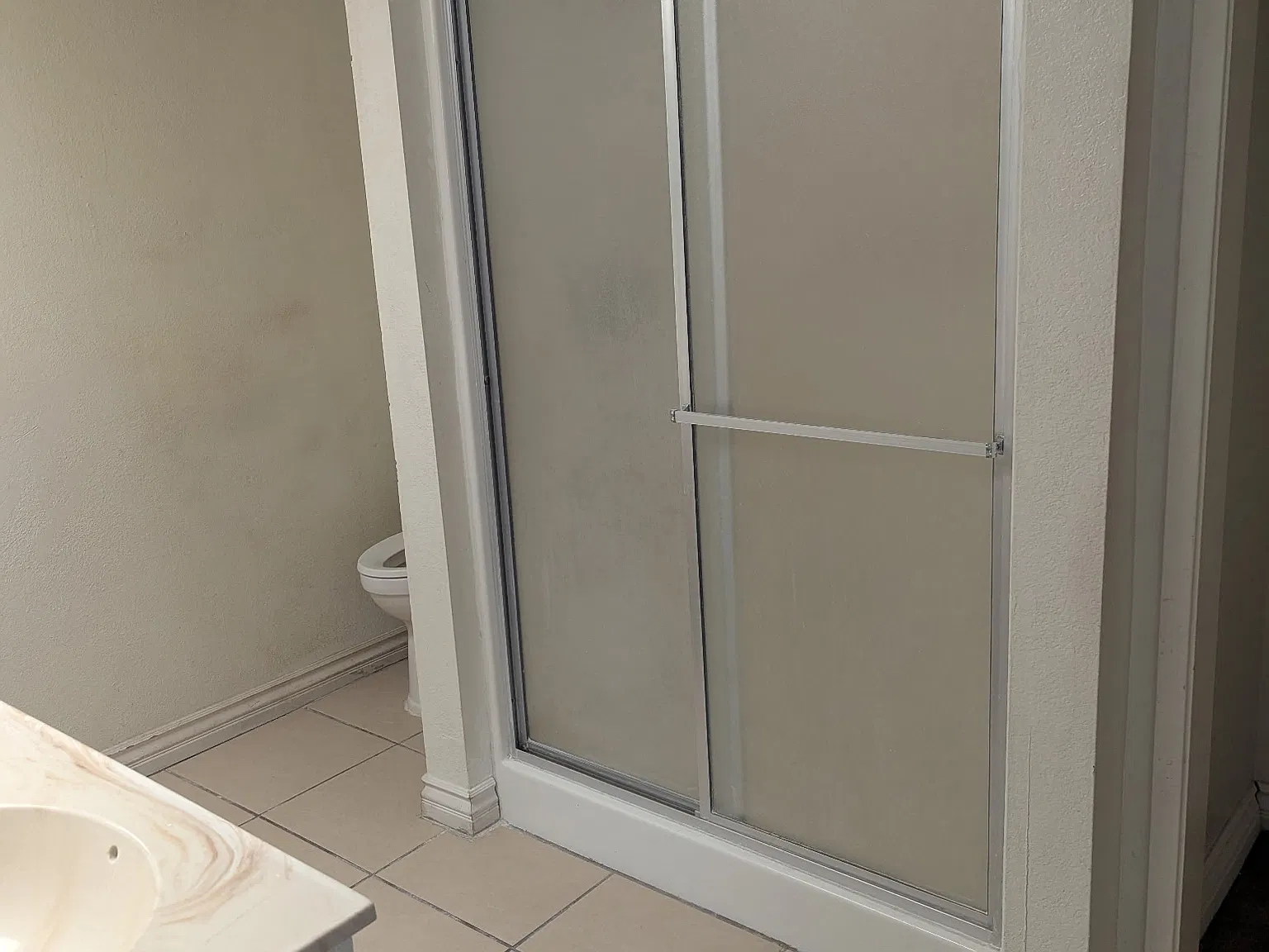 3 bed, 1953 sqft, $2,400 — Photo 4