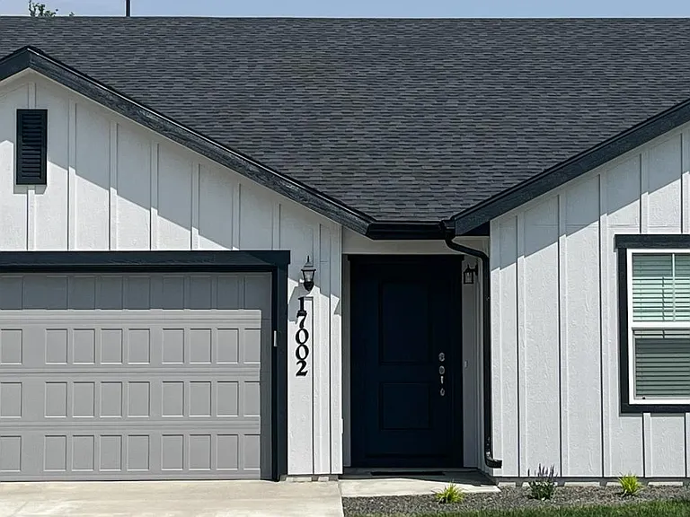 17002 Gwinnett Ave — Photo 1