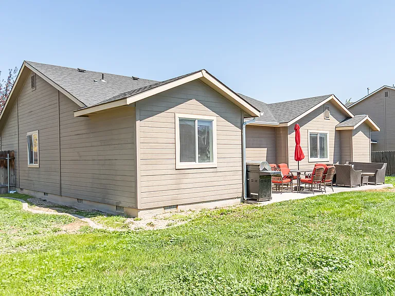 695 SW Panner St — Photo 24