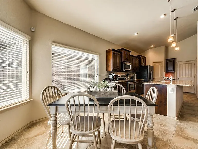 313 Delgany Trl — Photo 6