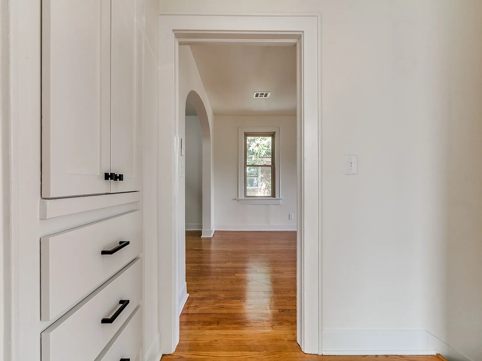1805 N Gatewood Ave — Photo 1