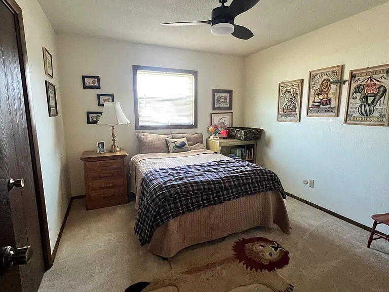 1819 Senter Ave — Photo 8