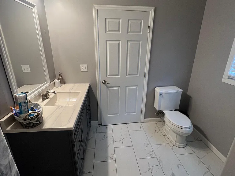 511 Augusta Ave — Photo 16