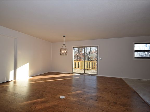 3rd image of 9476 Lori Ln