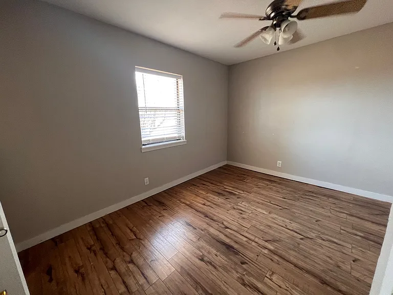 207 County Road 3214 — Photo 13