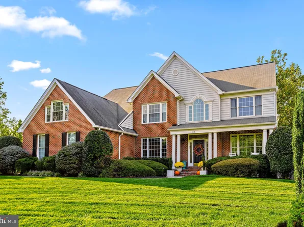 110 Longfellow Dr, Millersville, MD 21108