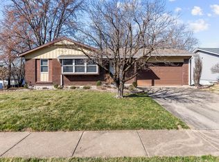 3001 Cherokee Ln, Saint Charles, MO