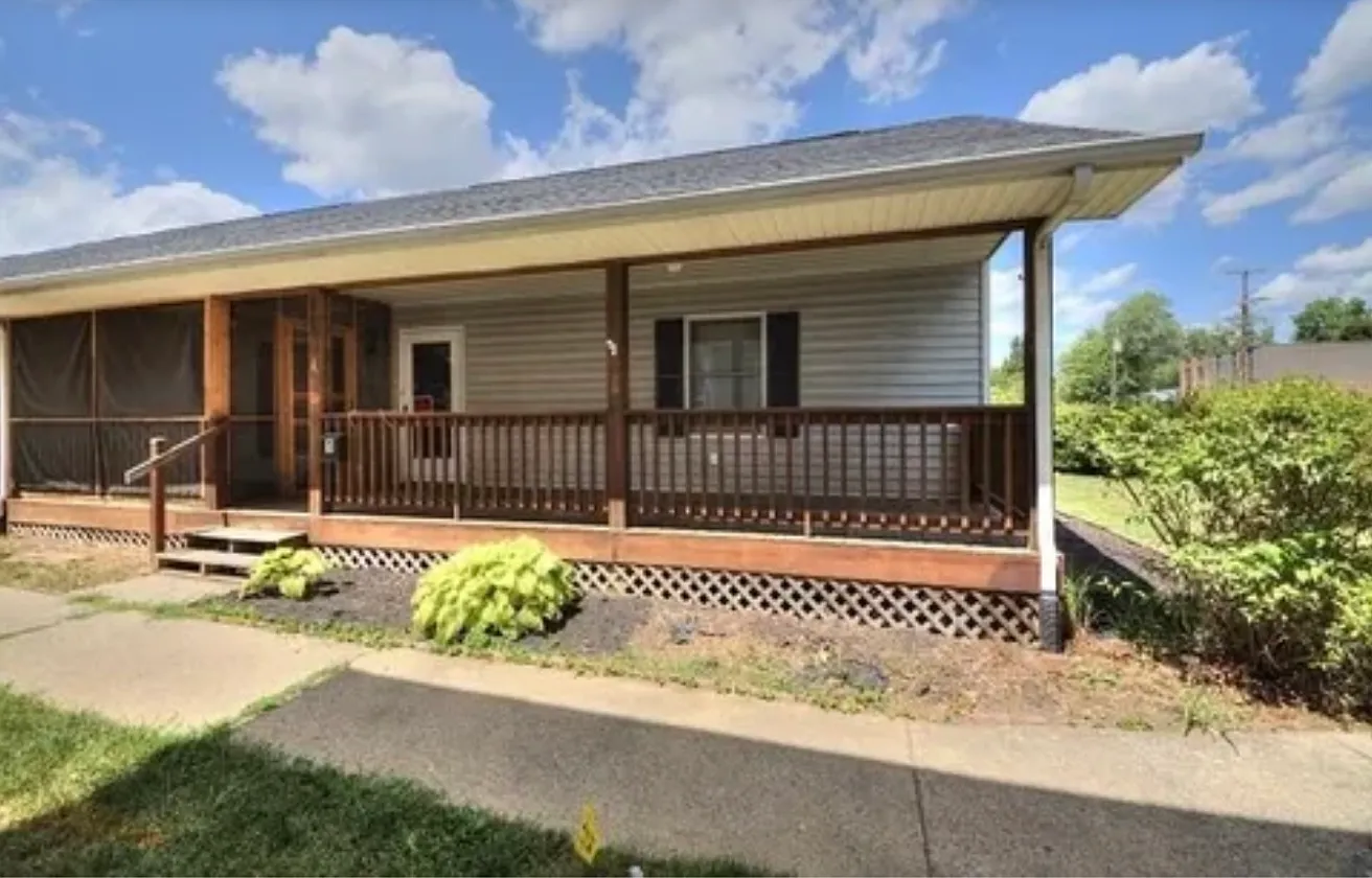 3 bed, 1080 sqft, $1,450 — Photo 1