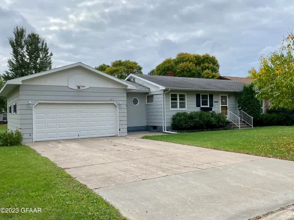 307 Boundary Rd E, Cavalier, ND 58220