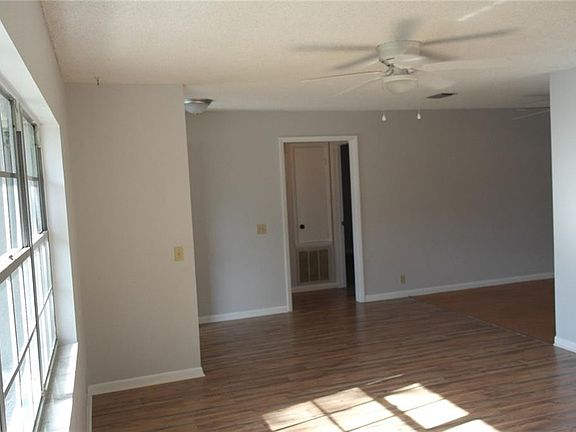 4th image of 514 Broward Ter