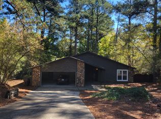 955 Dickens Rd, Lilburn, GA 30047