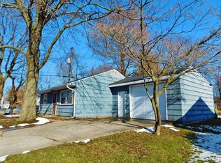 506 Lily Ct, Champaign, IL 61821