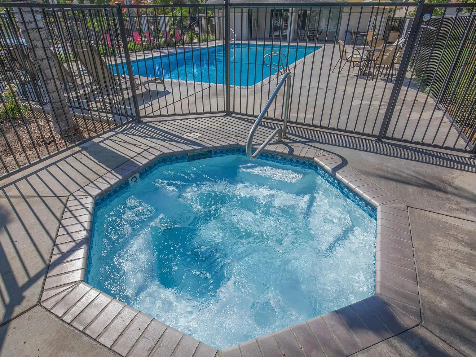 Sierra Hills Apts — Photo 2