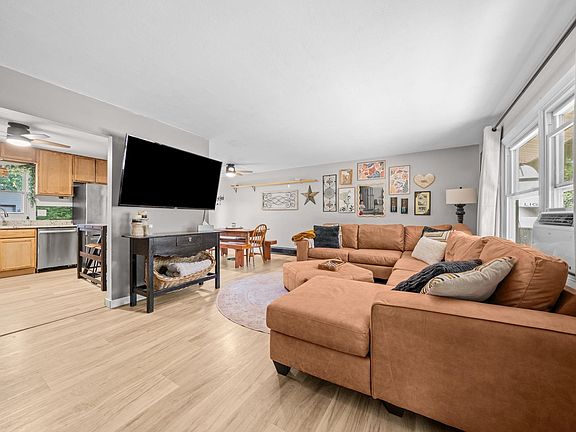 4th image of 2428 Pioneer Dr
