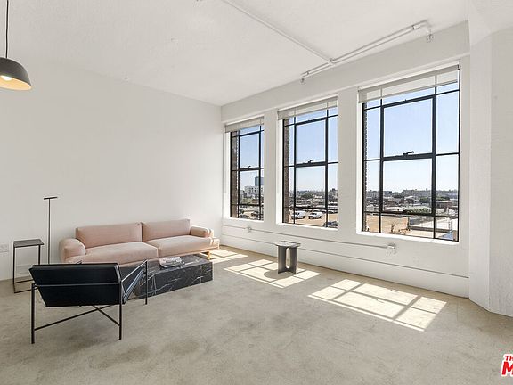 5th image of 315 E 8th St APT 505