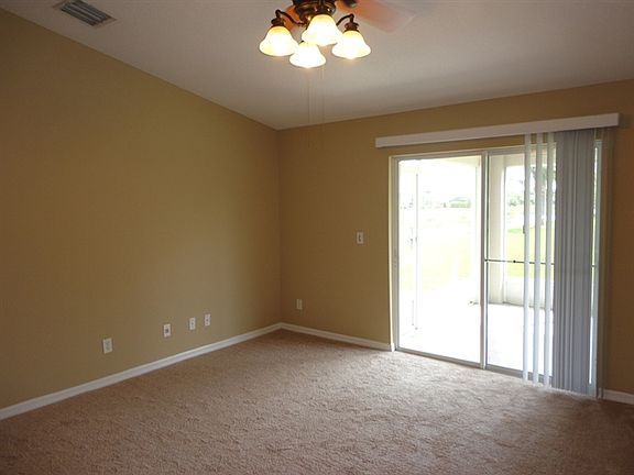 4th image of 1072 W 13th Sq