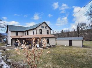 7757 Center St, Slatington, PA 18080