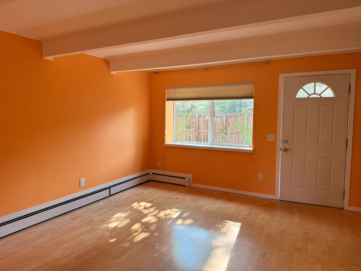 3 bed, 1360 sqft, $2,500 — Photo 3