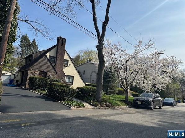 279 Starling Rd, Englewood, NJ 07631