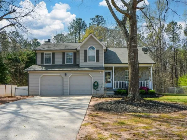 2951 Rosecommons Dr, Hampton, GA 30228