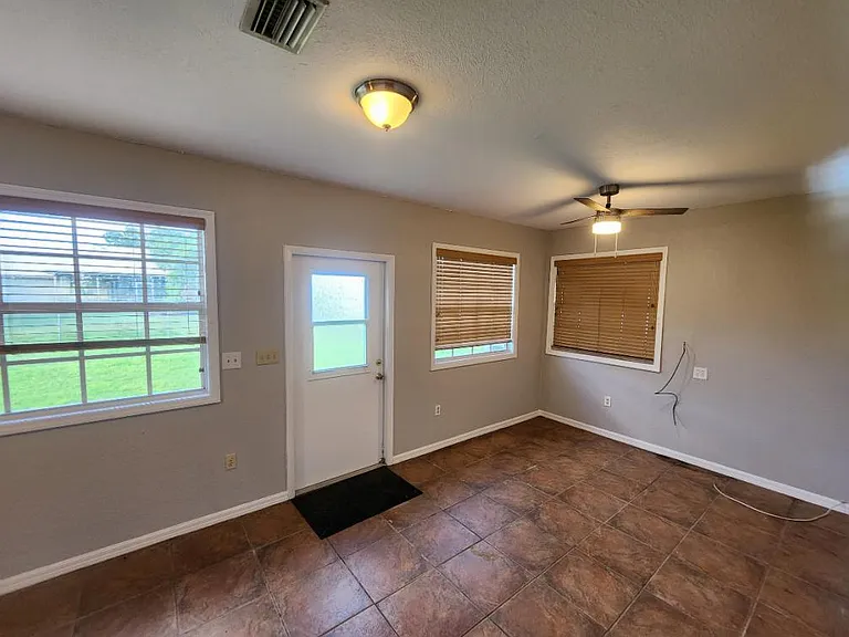 27048 Omni Ln — Photo 43