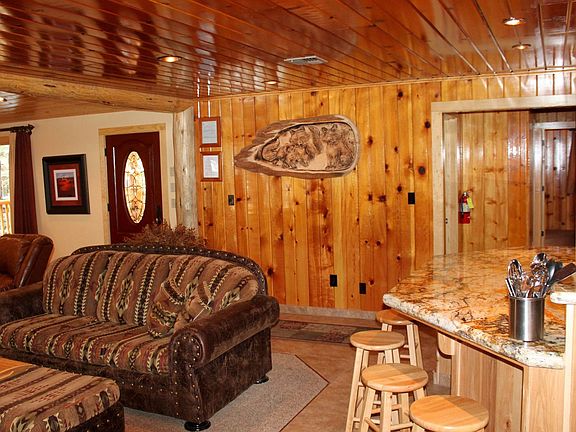 3rd image of 8031 Larkspur Ln #Id1248044p