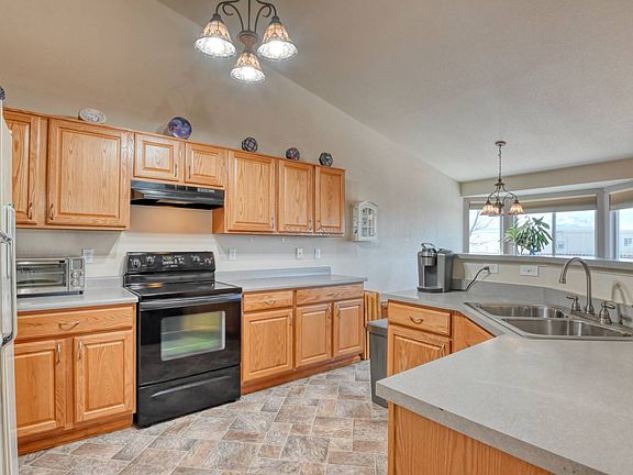 4th image of 6028 Chivalry Dr