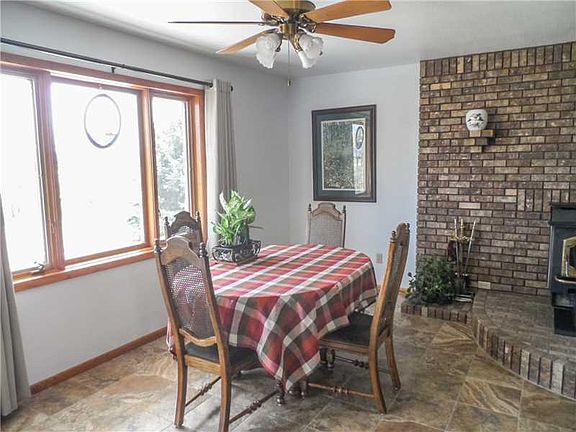 4th image of 41 Spruce Dr
