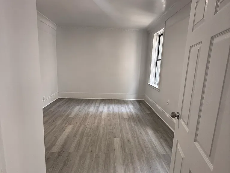 2376 Ryer Ave #1A — Photo 6