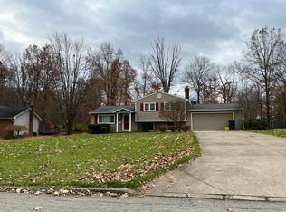 325 Bradford Dr, Canfield, OH