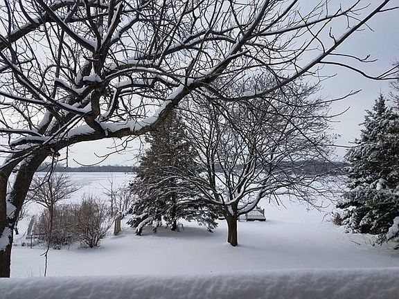 2nd image of 216 Candlewick Dr SE