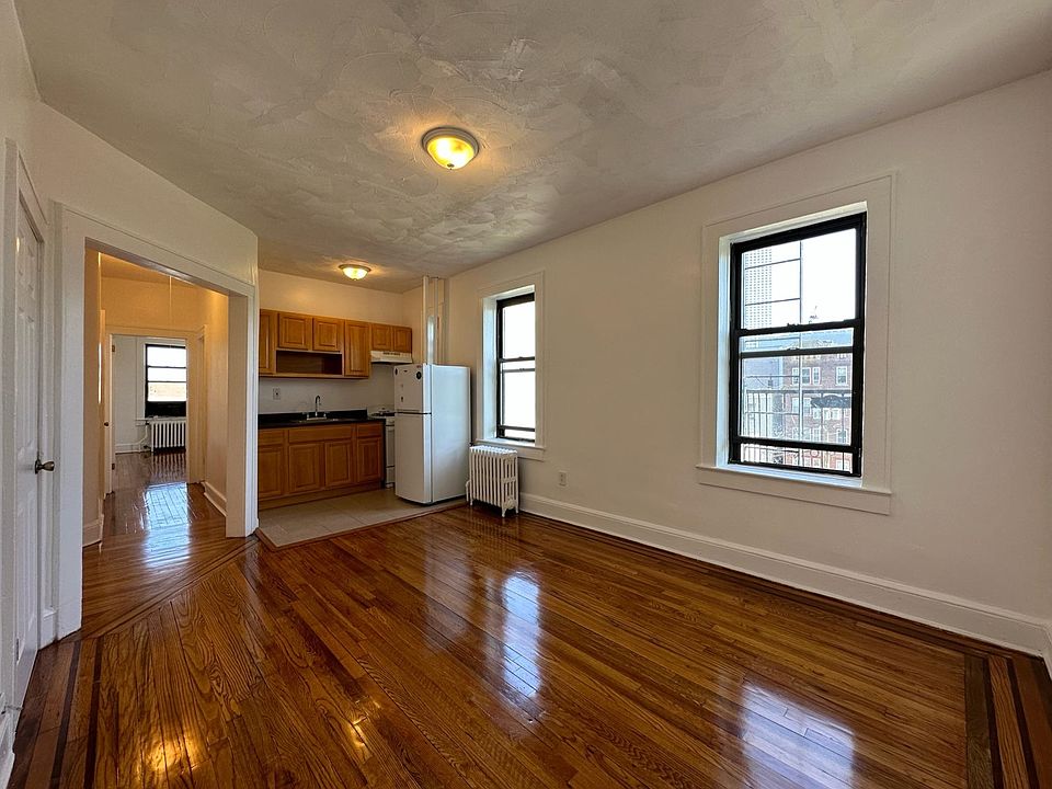 1st image of 24 Rock St APT 119
