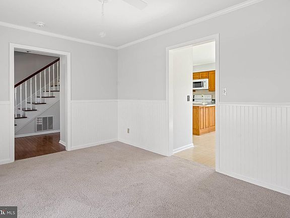 3rd image of 6258 Grist Ln