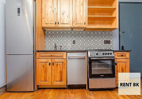 2nd image of 254 Palmetto St #3L