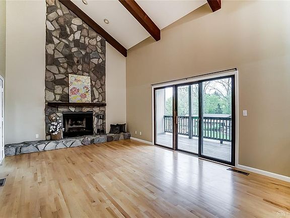 5th image of 631 Thornbury Dr