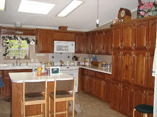 2nd image of 28032 Zora Ave