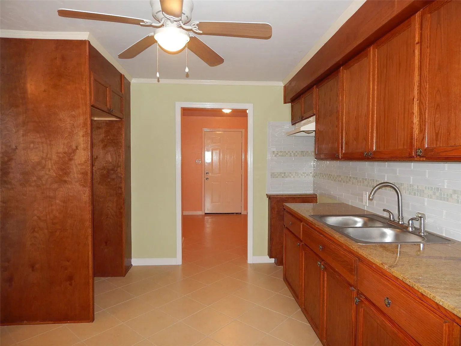 3 bed, 2.0 bath, 1228 sqft, $1,500 — Photo 3
