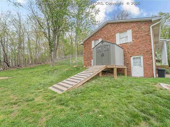 3rd image of 111 Norwood Rd