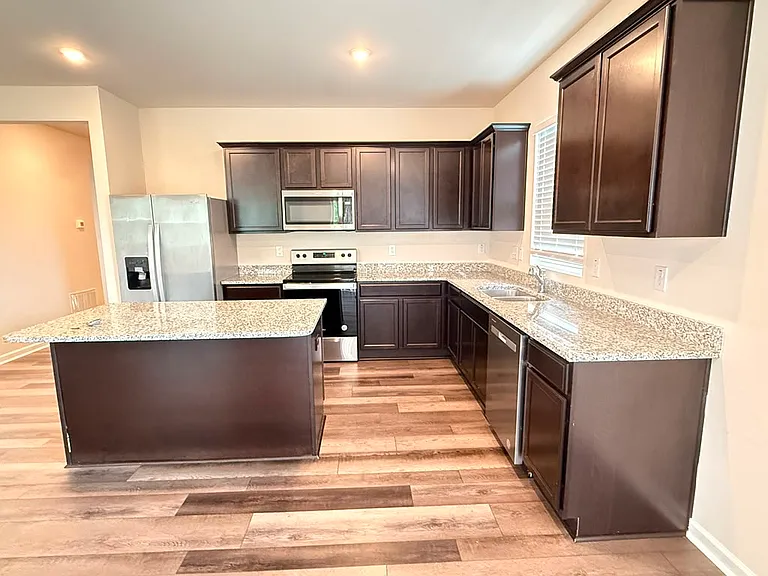 1625 Heron Pond St — Photo 4