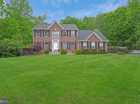 6317 Grant Chapman Dr, La Plata, MD 20646