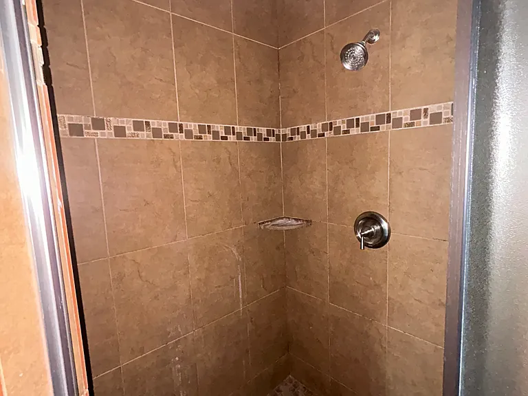 4033 Diego Ln — Photo 20