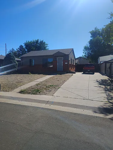956 Meade St Photo 1