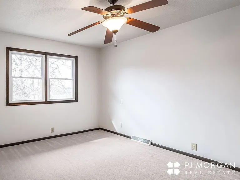 1312 S 118th St — Photo 6